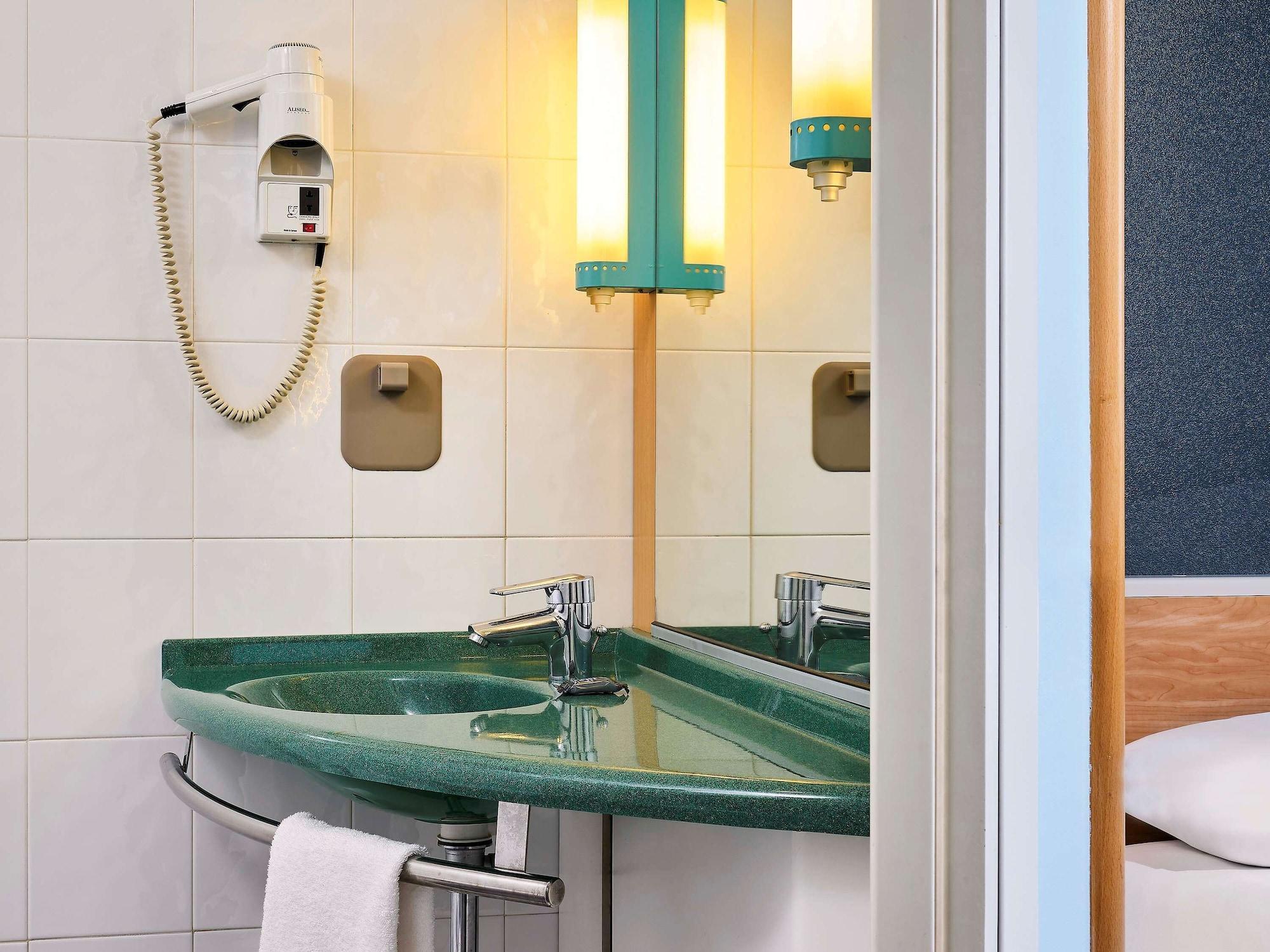Hotel Ibis Firenze Prato Est Campi Bisenzio Esterno foto