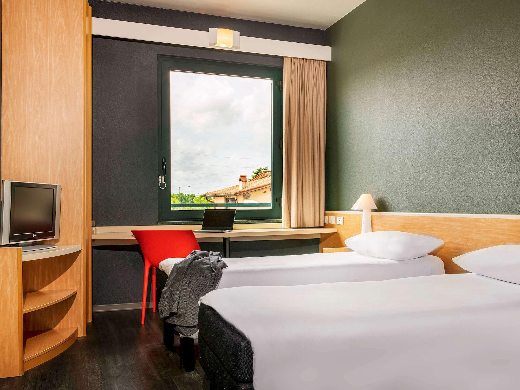 Hotel Ibis Firenze Prato Est Campi Bisenzio Esterno foto
