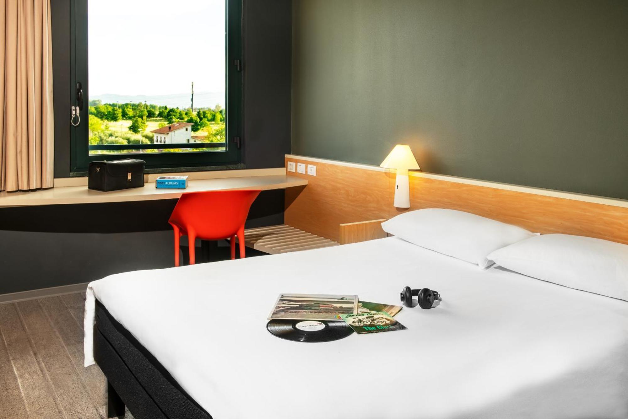 Hotel Ibis Firenze Prato Est Campi Bisenzio Esterno foto
