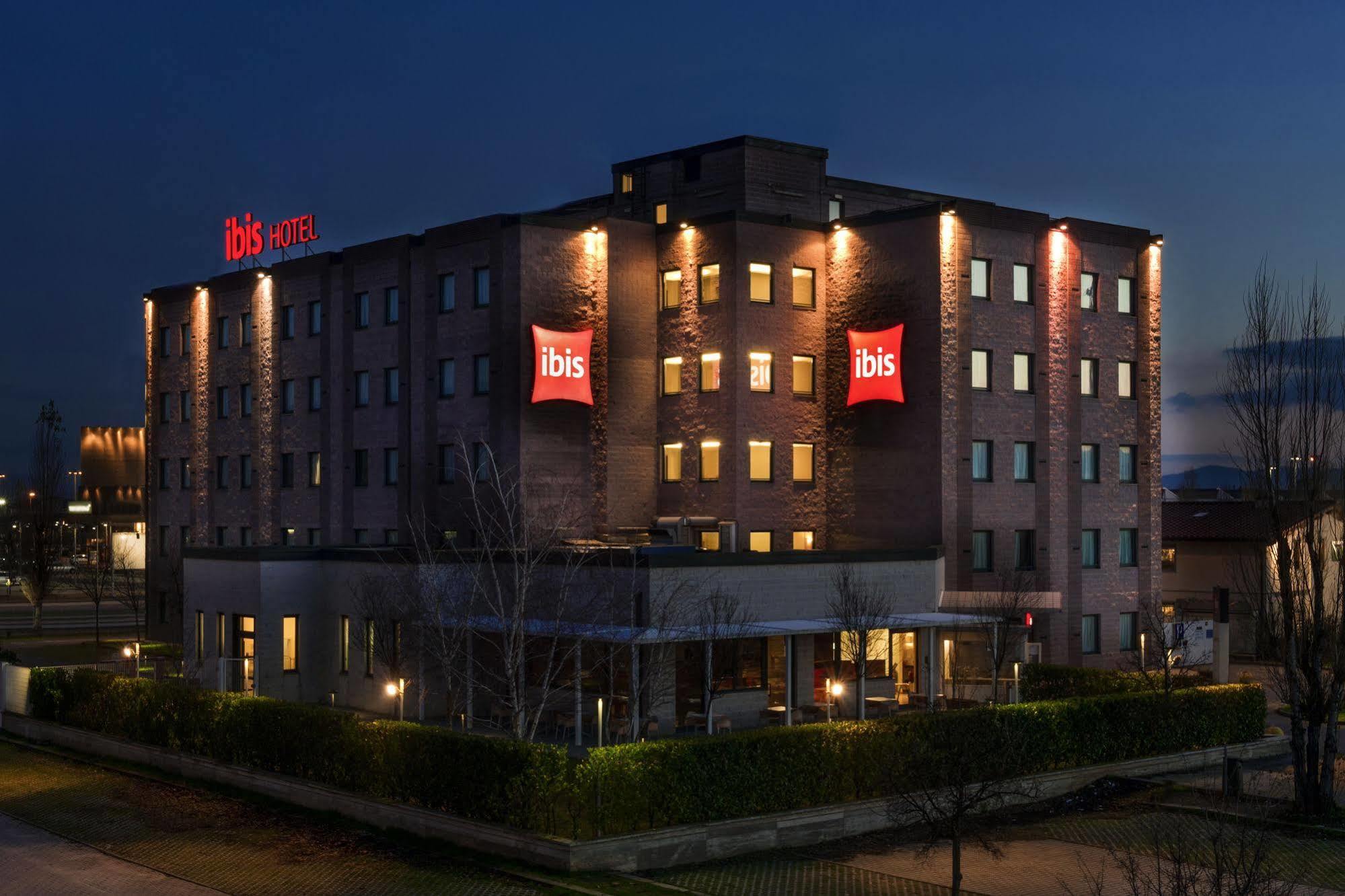 Hotel Ibis Firenze Prato Est Campi Bisenzio Esterno foto